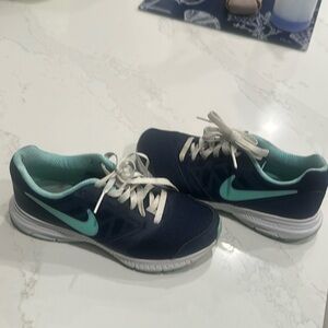 Womens Nike running shoe sz 7.5